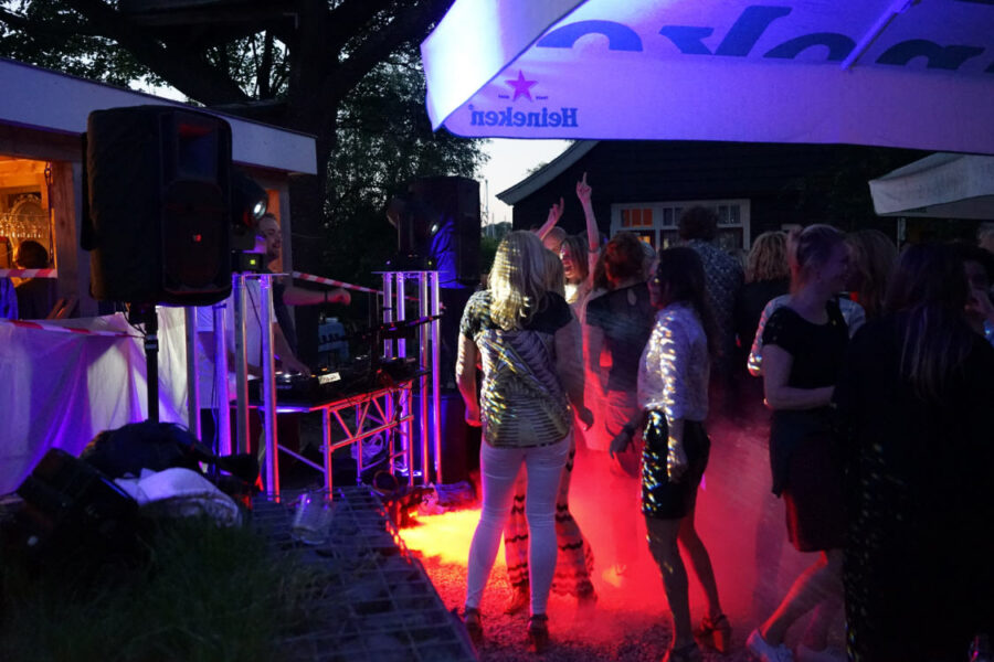 Mandelahuisje Licht en Geluid Huren Feest DJ