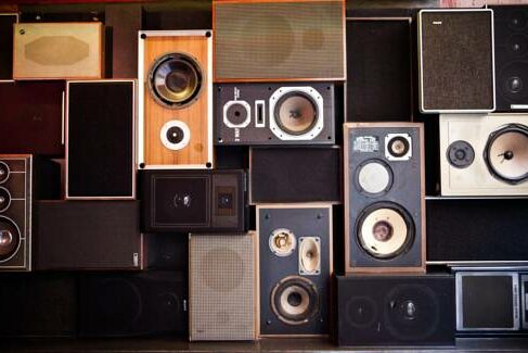 Speakers Huren Sound2Light