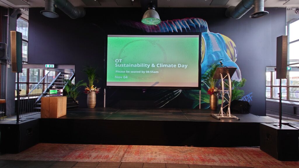 IJkantine Besloten Evenement podium beeld geluid Beamer en Scherm