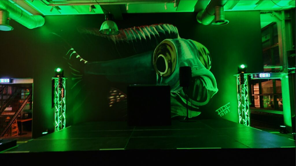 IJkantine Groot Podium DJ Booth Truss Totems Large Sound2Light