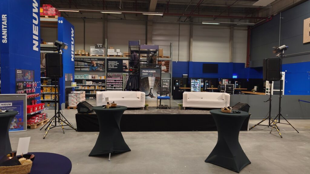 Winkel event Bedrijfsfeest Nieuwjaarsreceptie Sound2Light Podium Licht Geluid Spot verlichting