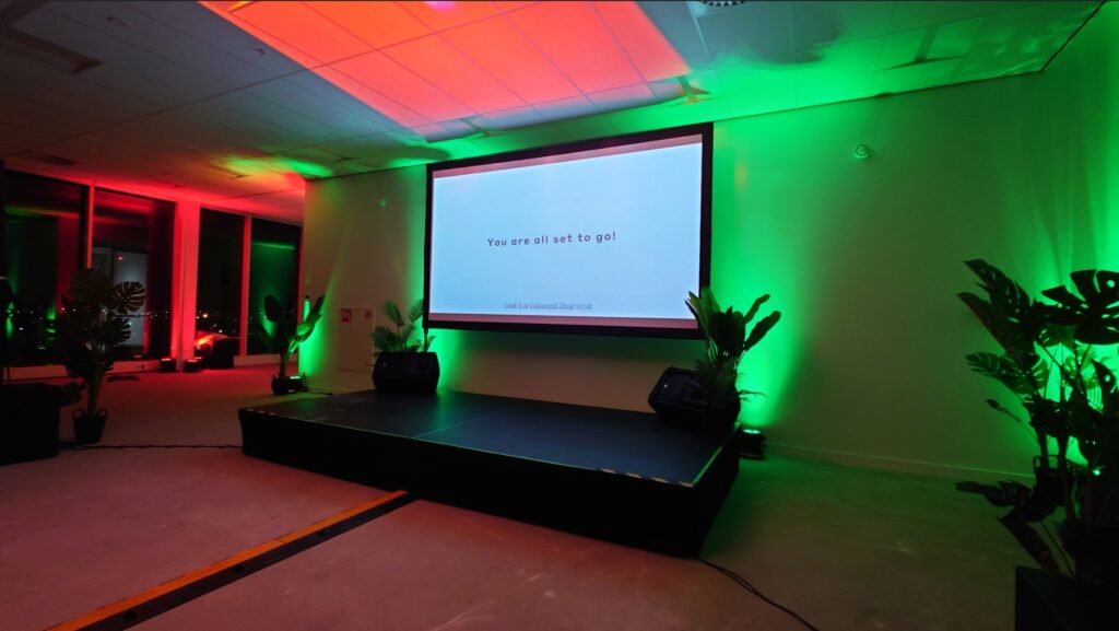 uplighting beamer en scherm huren zakelijk event sound2light