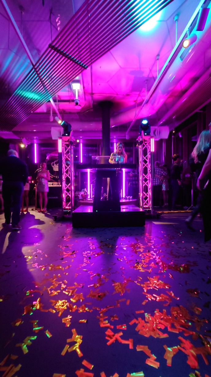 Confetti shooters special effect Sound2Light truss totems