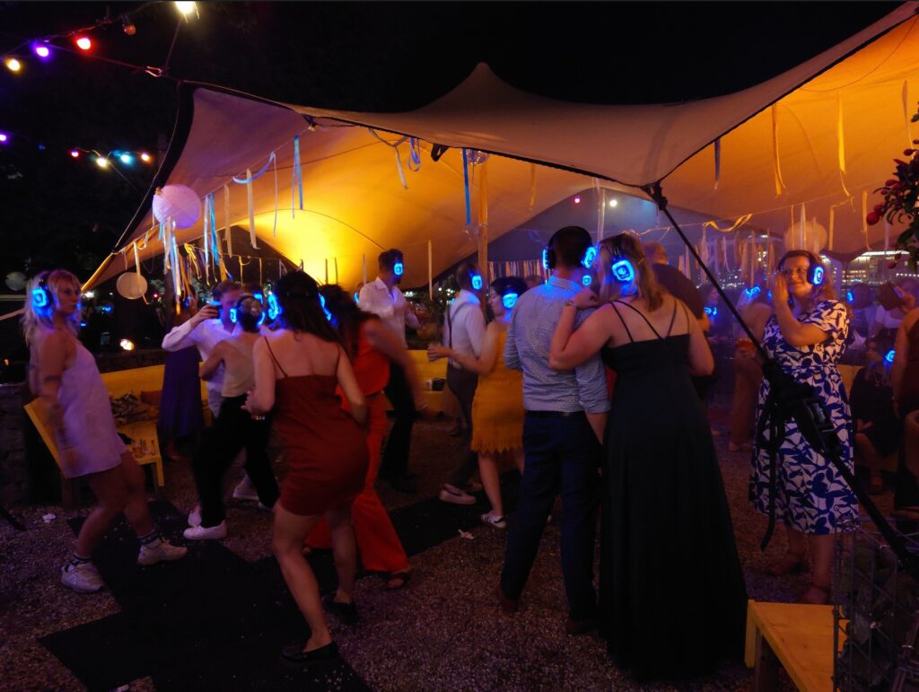 silent disco met uplights